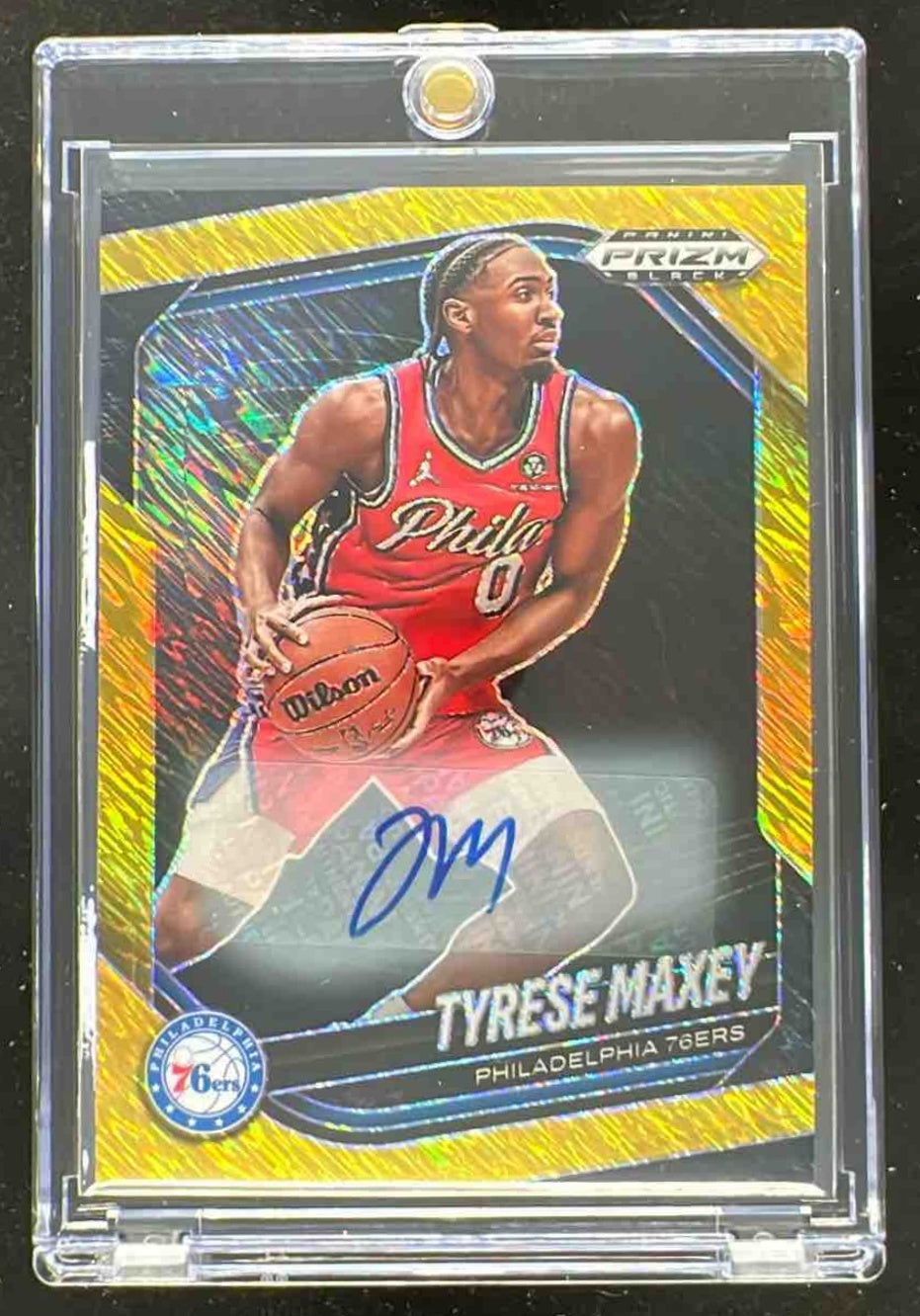 2024-25 Panini Prizm Black Gold Shimmer FOTL Prizms #89 Tyrese Maxey Auto /10